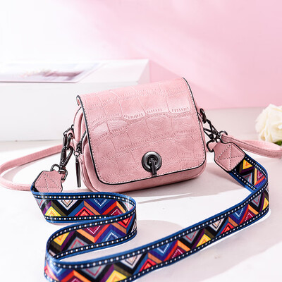

In summer it is fashionable to have a new small bag a womans tide a stone pattern a hundred slanted arms a hundred shoulders