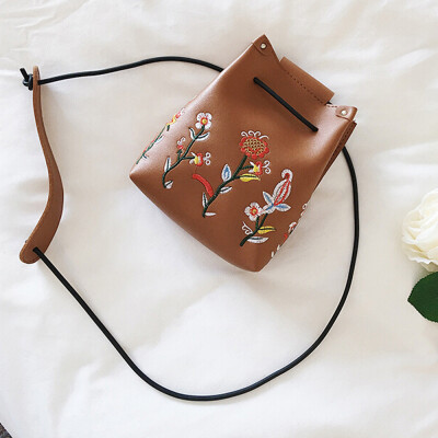 

Women Retro Floral Embroidered Crossbody Bag Female Casual Shoulder Bags Fashion Bucket Bag Bolsa Feminina T10