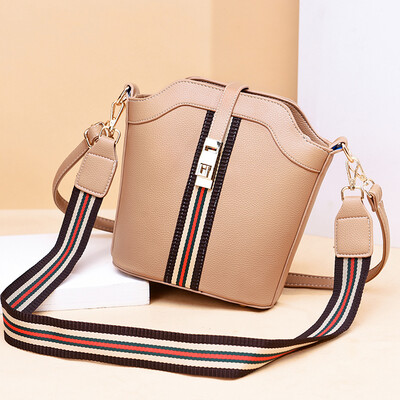 

Autumn&winter bucket Korean version of Joker Messenger bag texture foreign gas net red ins student small single shoulder