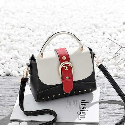 

Bag female 2018 new tide shoulder bag Korean version of the Messenger bag female retro portable small square bag square buckle ins super fire