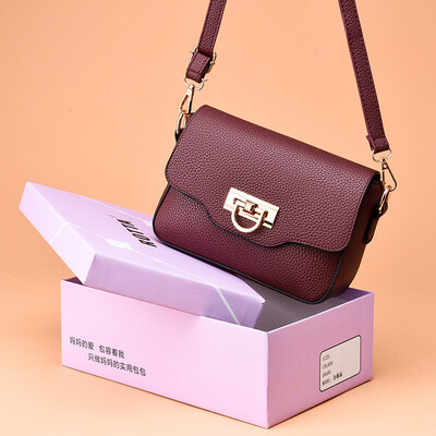 

Qingyi womens bag for dancing in summer is a fresh one-shoulder sloping bag Korean version of Chao Baitao fashion bag