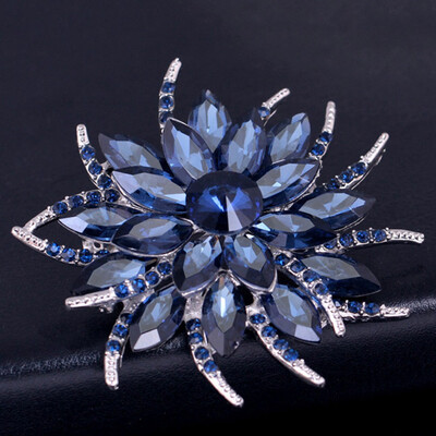 

Delicate Rhinestone Large Flower Brooch Pin For Women Wedding Bridal Scarf
