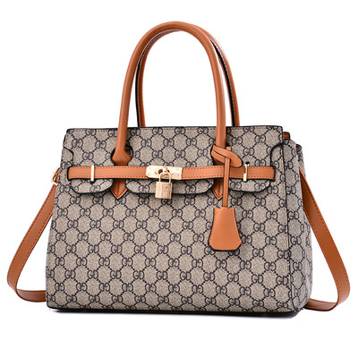 

2019 spring&summer new diagonal female bag Europe&America large-capacity handbag shoulder trend wild bag