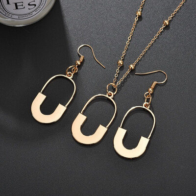 

New Creative Design Ladies Pendant Necklace Hollow Fishtail Flower Fashion Popular Necklace Set Wedding Jewelry Female Gift