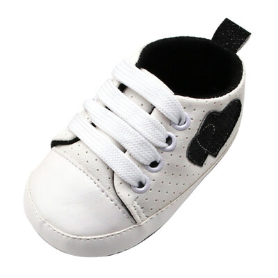 

Baby Girls Breathable Heart Pattern Anti-Slip Shoes Sneakers Soft Soled Walking Shoes First Walkers