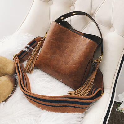 

Womens bag woman 2019 new autumn&winter bucket bag broadband slant handheld single shoulder network celebrity bag