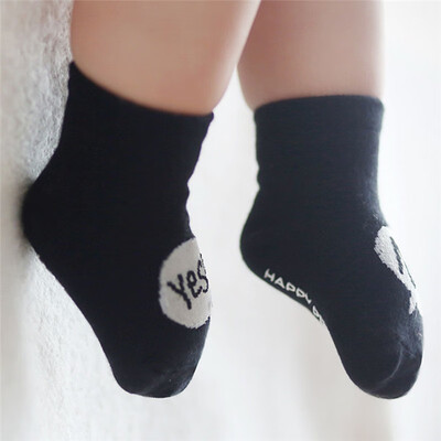 

asymmetric English letters baby childrens stockings non-slip socks