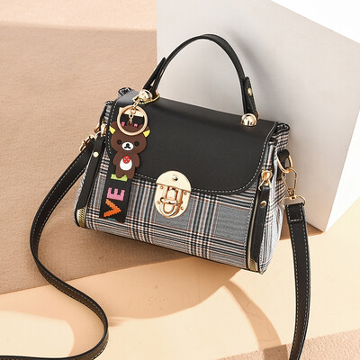 

Summer womens new fashion Korean version of 100-handheld fashion ladies shoulder slanting small square bag