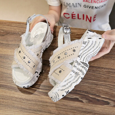 

Internet celebrity Roman sandals fairy wind 2019 summer new students 100 beach shoes thick soled muffin shoes ins tide