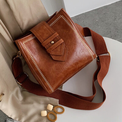 

Tailored Fashion Women Rivets Bag Solid Color Messenger Bag Shoulder Bag Zipper HandBag