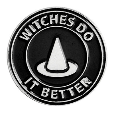 

Black Witch Enamel Brooch Pins Moon Cat Book Brooch Pins for Women Men Halloween Clothes And Hat Accessories Latest