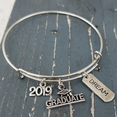 

2019 Graduation Bachelors Cap Graduation Bangle Bracelet Jewellry Gift New