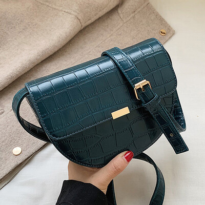 

The new 2019 fashion semi-circle bag retro crocodile pattern saddle bag simple shoulder Messenger bag womens bag
