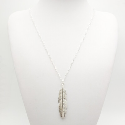 

Fashion Simple Gold Color Meter Feather Pendant Necklace for Women Leaf Shaped Female Long Sweater Chain Girls Jewelry Gifts