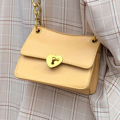 

2019 new summer small fresh fashion chain small square bag French minority air single shoulder oblique satchel bag