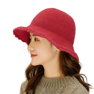 

South Koreas new warming eaves hat in autumn&winter