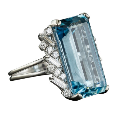 

Women Exquisite Luxury Sapphire Ring Topaz Engagement Ring Wedding Ring Stylish