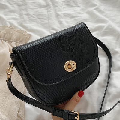 

On the new small bag women 2019 new Korean fashion Joker saddle bag retro shoulder bag Messenger bag