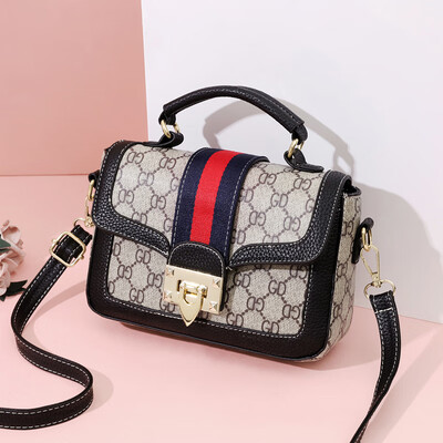 

Summer female Korean wave simple ladies shoulder slung portable womens fashion small square bag