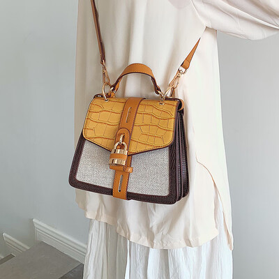 

Womens bag 2019 new fashion handbags summer small fresh pop forest bag small wild Messenger bag