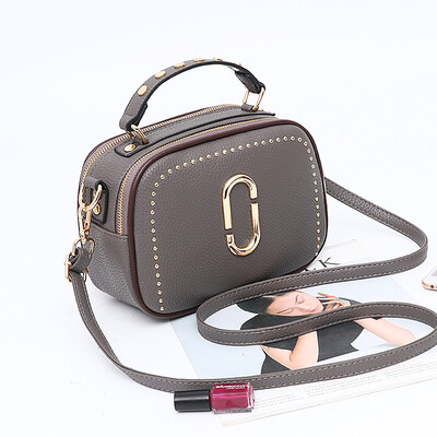 

Womens new fashion Korean version of Joker personality bag shoulder Messenger bag girl