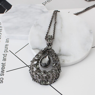 

Fashion Women Rhinestone Water-Drop Long Pendant Necklace Sweater Chain Decor