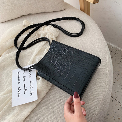 

Summer crocodile pattern retro bag female 2019 new wave wild single shoulder slung fashion solid color simple small square bag