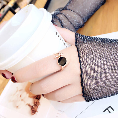 

Index finger titanium steel retro ladies ring ornament