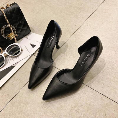 

2019 Spring&Autumn New Joker Black Lacquer Side Empty Pointed Banquet High-heeled Shoes