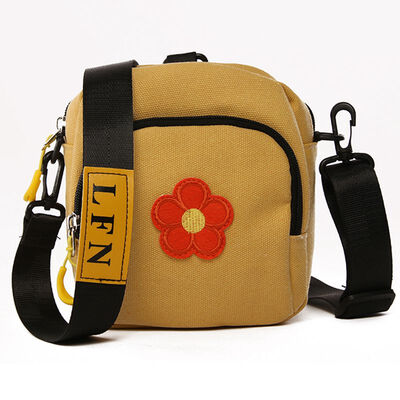 

Ins Japanese department original soft girl small satchel network celebrity foreign gas flower canvas students single shoulder obli