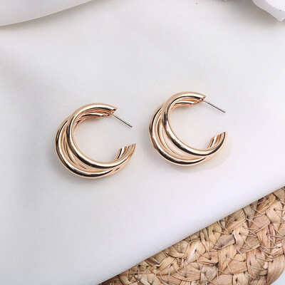 

In 2019 the new brand design opening C-series earrings generous minimalist temperament wild Korean earrings for women