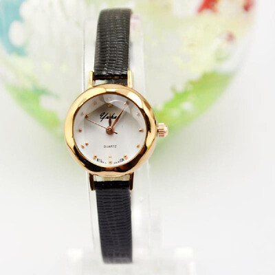 

Fashionable Vintage Women Quartz Watch Fashion Watches Wristwatch with PU Strap Band