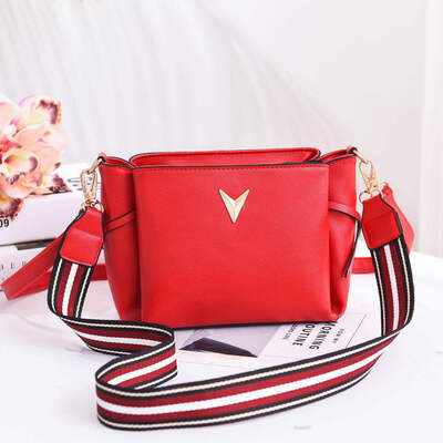 

Womens bag wholesale 2019 summer new womens bag PU leather Korean fashion shoulder bag diagonal package