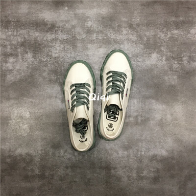 

White canvas shoes female Korean ulzzang Harasufeng 2019 spring new board shoes female