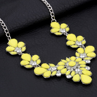 

Bohemia Yellow Flowers Rhinestone Crystal Necklaces For Women Vintage Chocker Necklaces Statement Choker Necklace Women Jewelry