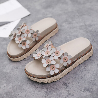 

Muffin thick bottom sandals&slippers in summer 2019 new fashion outsider students slippage on flat-bottomed beaches