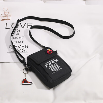 

Small bag female 2019 new Korean fashion foreign girl mobile phone bag ins net red wild nylon Messenger bag