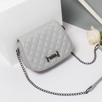 

In summer the Korean version of the summer womens tide slanted a single shoulder chain rhomboid white fairy bag