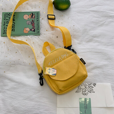 

2019 new casual simple versatile shoulder bag female cartoon cute canvas bag fashion personality letter Messenger bag
