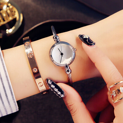

Ins small dial watch womens mini retro fine chain bracelet watch simple Korean leisure atmosphere