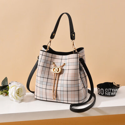 

Bucket bag lady fashion stripe large capacity handbag foreign air inclined bag chain lady shoulder