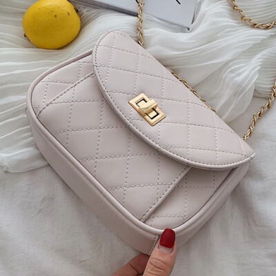 

Xiaoxiangfeng woman 2019 new online celebrity retro lock saddle bag slanted single shoulder rhomboid chain bag tide