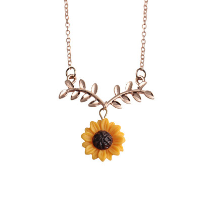 

New Sunflower Pendant Necklace Clavicular Chain For Women Lady Delicate Necklace Jewelry