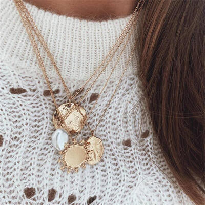 

Women Necklaces Fashion Gold Round Map Pearl Geometry Pendant Multilayer Clavicle Chain Lady Charm Beach Necklace Set Jewelry