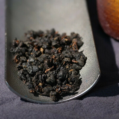 

Competetion Grade Taiwan Alishan High Mountain Roasted Honey Oolong Tea
