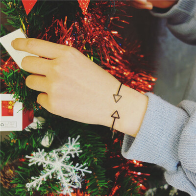 

Hand bracelet girl Korean version of simple personality girl girl fresh - hearted sister Hyun Yafeng ins bracelet