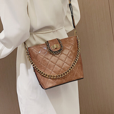 

Bucket bag female 2019 new Korean fashion wild ins super fire rhombic chain mobile phone bag slung shoulder bag