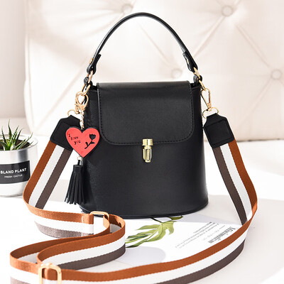 

Female bag 2019 spring new cool Korean fashion handbag shoulder Messenger bag cross-border