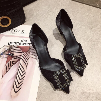 

Korean version of sandals 2019 summer new temperament fashion rhinestone square buckle with pointed French girls high heels tide