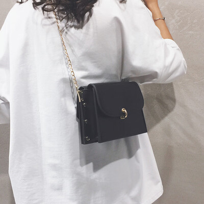 

2019 new fashion ins super fire wild French niche chain small square bag wild casual shoulder diagonal package